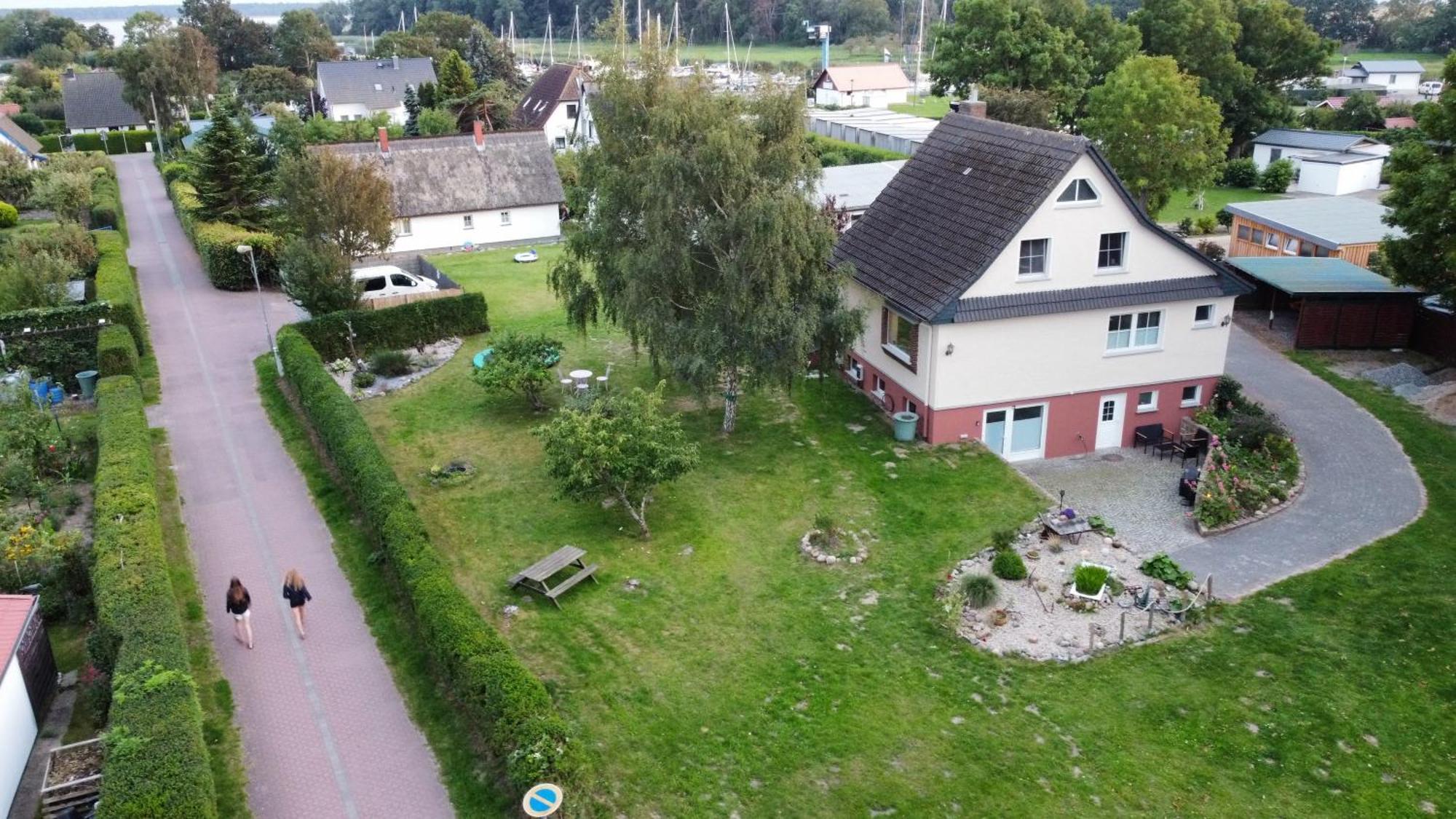 Ruegenferienhaus - Schaprode Hafen Екстериор снимка